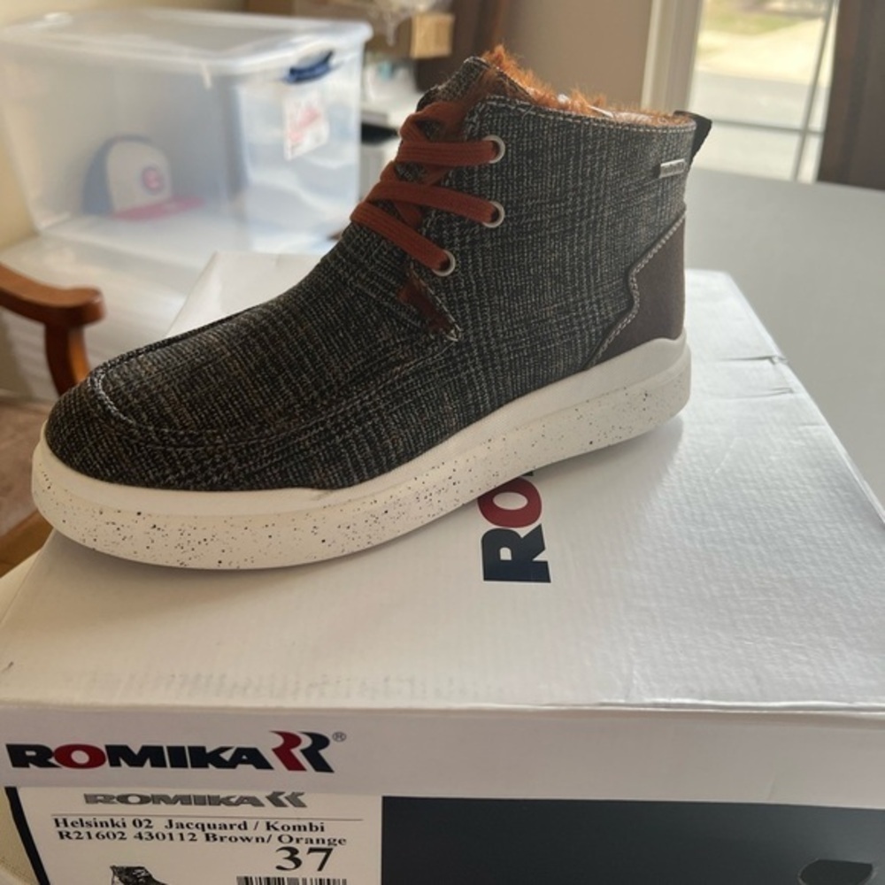New $115 ROMIKA Helsinki 02 Fleece Lined Waterproof Sneaker Boot Women Size 6.5